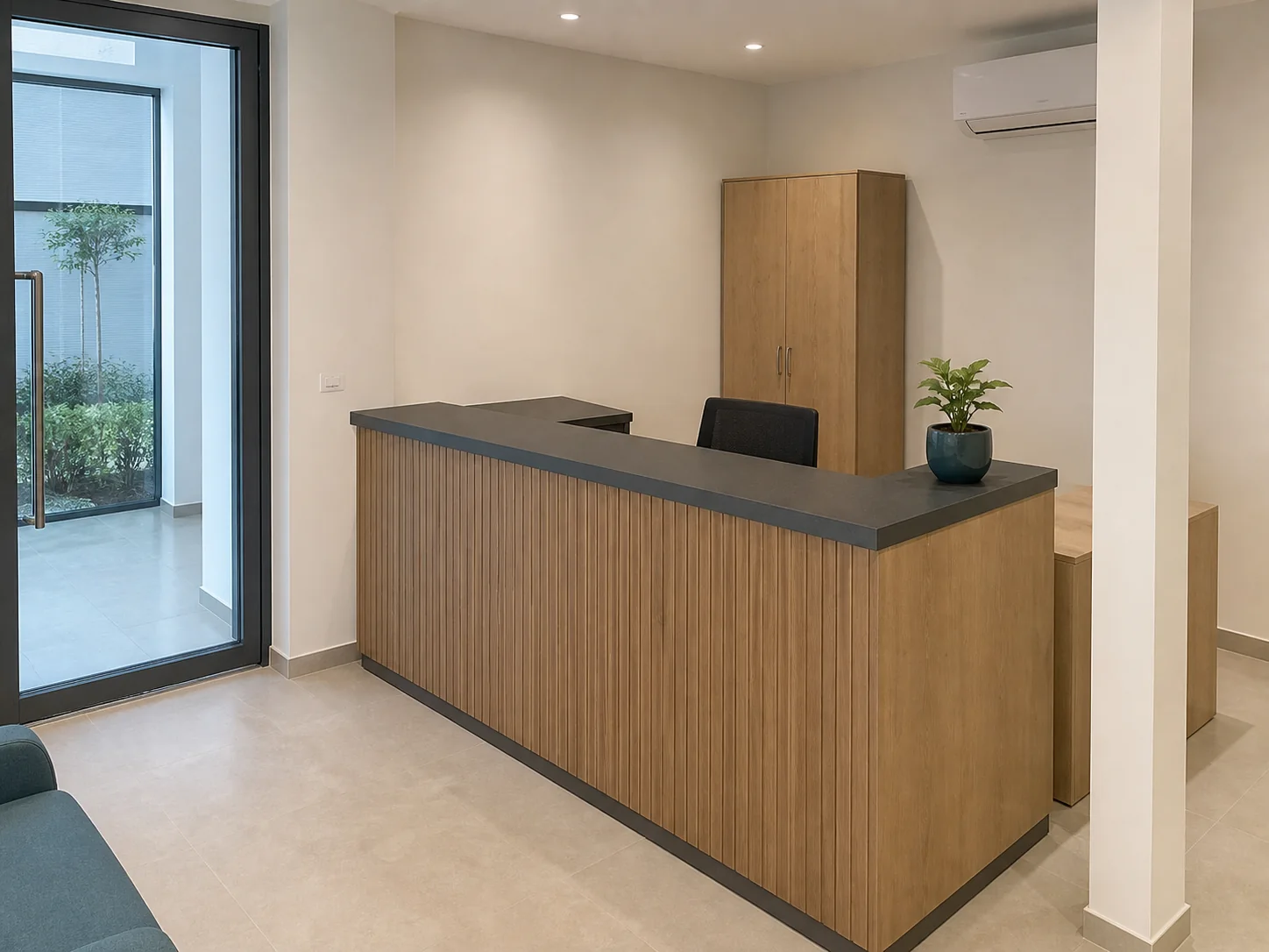 Banque d'accueil professionnelle en bois pour entreprise au Maroc